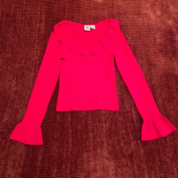 Red Long-Sleeve Ruffled Crop Top (Ribbed) - Picture 7 of 14